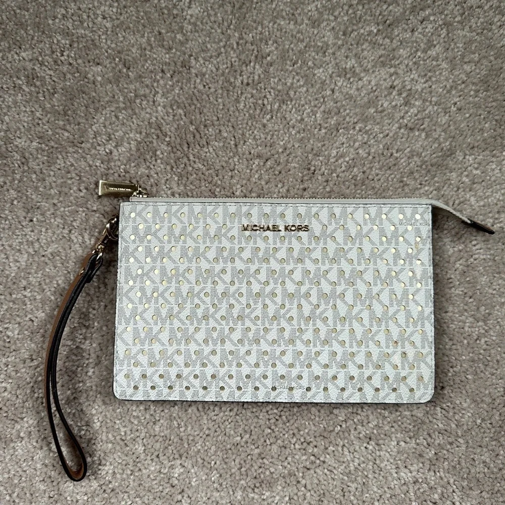 NEW Michael Kors Gold and White Patterned Wristlet